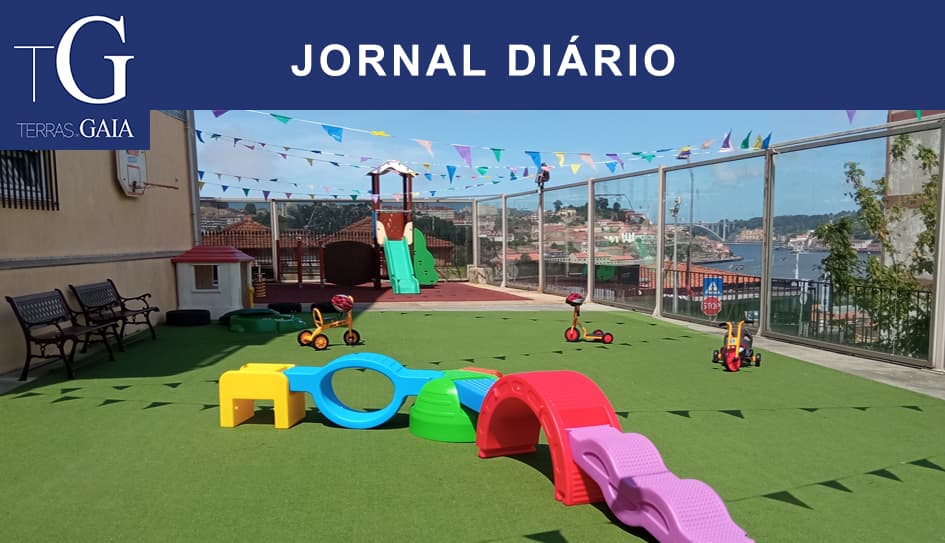 Novo pavimento e equipamentos no parque infantil da creche de Santa Marinha